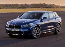 BMW X2 xDrive25e interni