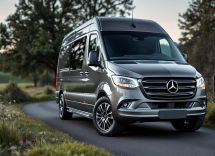 Mercedes-Benz presenta nuovi van 4x4 versatili e robusti