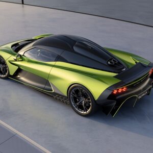 001-hypercar-inglese-pronta-per-collezionisti-esigenti