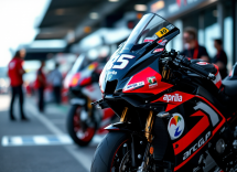 Aprilia RS-GP 2025 in pista durante una gara