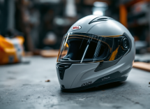 Casco integrale Bell Lithium 2025 per motociclisti in azione